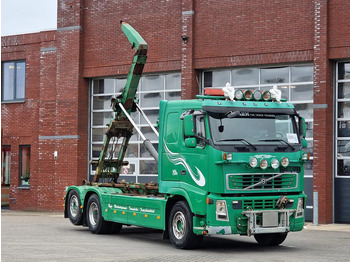Камион со кука за подигање VOLVO FH13 440