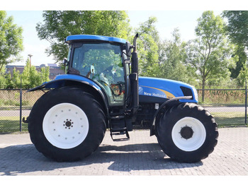 Трактор New Holland TS135A | 40 KM/H | 4X4 | SUPERSTEER: слика 4