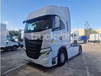 Камион влекач IVECO S-WAY