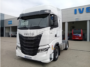 Камион влекач IVECO S-WAY