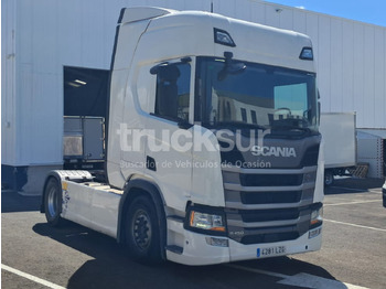 Камион влекач SCANIA R 450