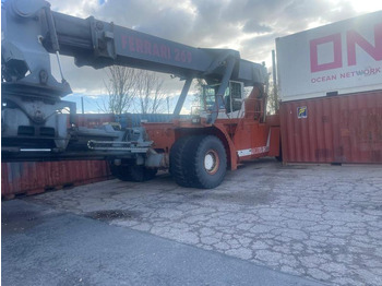 Сложувачки досегнувач