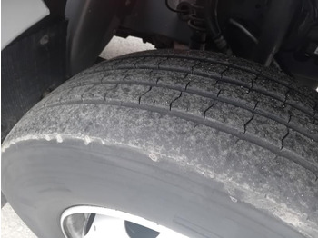 Камион сандучар Renault D16: слика 2