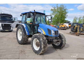 Трактор New Holland T5060: слика 2