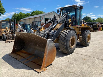 : фотографија на заглавието