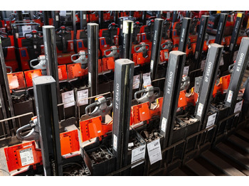 Вилушкар за палети BT