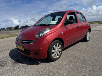 Автомобил NISSAN