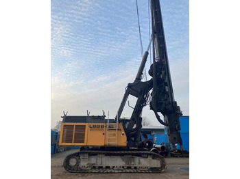 Насочен насложувач LIEBHERR
