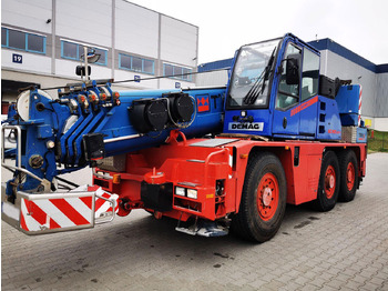 Мобилен кран DEMAG