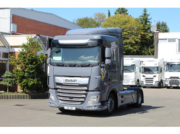 Камион влекач DAF XF 530