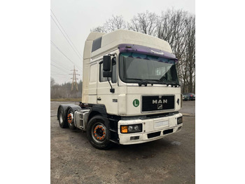 Камион влекач MAN