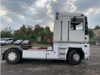 Камион влекач RENAULT Magnum