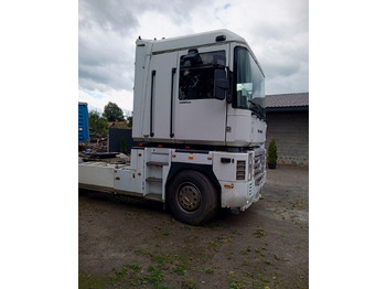 Камион влекач RENAULT Magnum 440