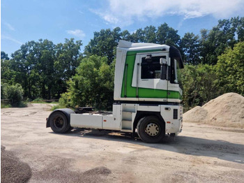 Камион влекач RENAULT Magnum 440
