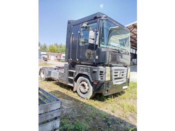 Камион влекач RENAULT Magnum 440