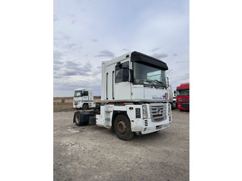 Камион влекач RENAULT Magnum 440