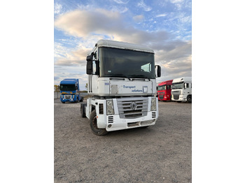 Камион влекач RENAULT Magnum 440