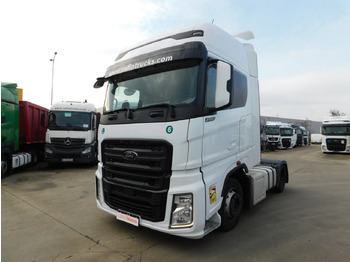 Камион влекач FORD