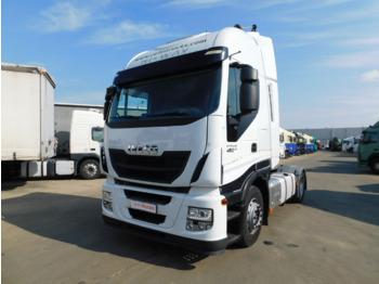 Камион влекач IVECO