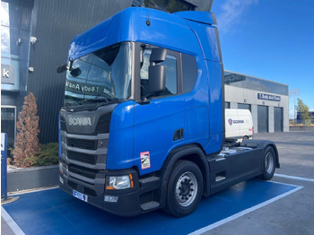 Камион влекач SCANIA R 450