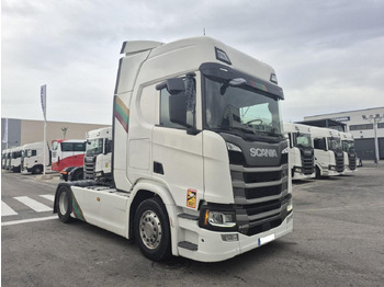 Камион влекач SCANIA R 450