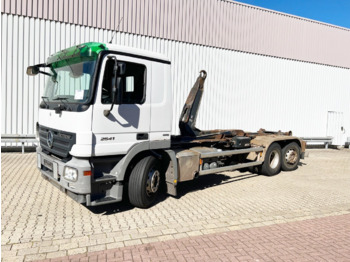 Лизинг на Mercedes-Benz Actros 2541 L 6x2 Actros 2541 L 6x2/48 Retarder, Lenk-/Liftachse Mercedes-Benz Actros 2541 L 6x2 Actros 2541 L 6x2/48 Retarder, Lenk-/Liftachse: слика 1 Лизинг на Mercedes-Benz Actros 2541 L 6x2 Actros 2541 L 6x2/48 Retarder, Lenk-/Liftachse Mercedes-Benz Actros 2541 L 6x2 Actros 2541 L 6x2/48 Retarder, Lenk-/Liftachse: слика 1