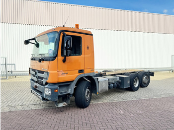Камион со кабинска шасија MERCEDES-BENZ Actros 2541