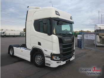 Камион влекач SCANIA R 460