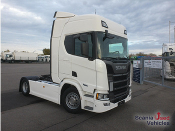 Камион влекач SCANIA R 460