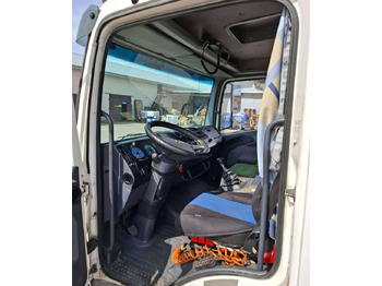 Камион со церада Mercedes-Benz 818 L: слика 2 Камион со церада Mercedes-Benz 818 L: слика 2