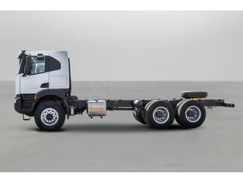 Камион со кабинска шасија IVECO T-WAY AT380T47H 6X4 R24 TYRES CHASSIS - Barcelona Stock: слика 4