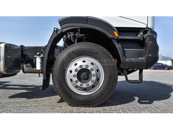 Камион со кабинска шасија IVECO T-WAY Chassis  6×4 AD380T47H WHEELBASE 4500 MY24: слика 4