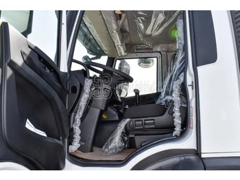 Камион со кабинска шасија Iveco T-WAY AD380T47H 6x4 R24 Tyres Chassis - Barcelona Stock: слика 4