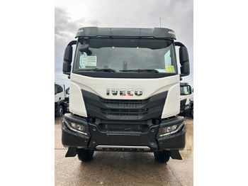 Камион со кабинска шасија IVECO T-WAY