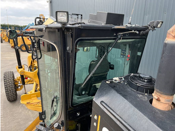 Порамнувач Cat 140M2 AWD: слика 5