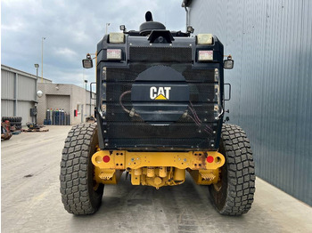 Порамнувач Cat 140M2 AWD: слика 3