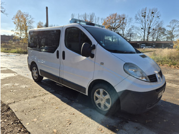 Амбулантно возило RENAULT Trafic 2.0