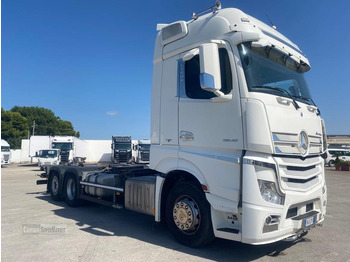 Камион со кабинска шасија MERCEDES-BENZ Actros 2545