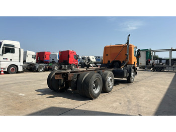 Камион со кабинска шасија Scania 94 G (MANUAL PUMP / POMPE MANUELLE / BOITE MANUELLE / MANUAL GEARBOX): слика 4