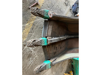 : фотографија на заглавието