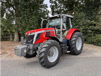 Трактор MASSEY FERGUSON 100 series