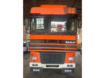 Камион влекач DAF XF 95