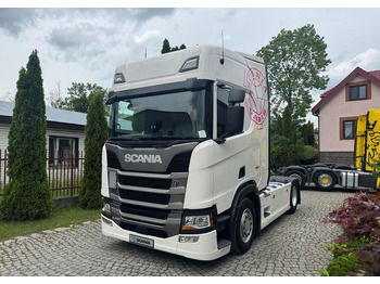 Камион влекач SCANIA R 450
