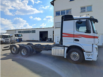 Камион со кабинска шасија MERCEDES-BENZ Actros 2553