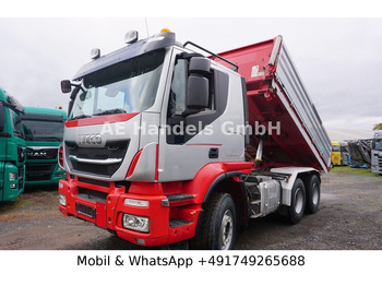 Транспортер на контејнер/ Камион со променливо тело IVECO Trakker