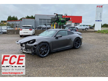 Автомобил PORSCHE