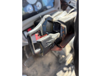 Кабина и ентериер MASSEY FERGUSON