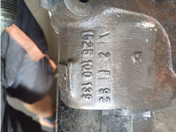 Резервни делови за Трактор Valtra 6300 Massey Ferguson rozdzielacz podnośnika EHR: слика 2
