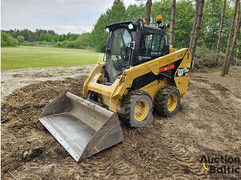 Компактен натоварувач CATERPILLAR