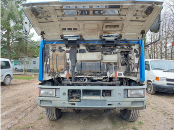 Камион со платформа, Камион со кран Iveco 180E18: слика 5